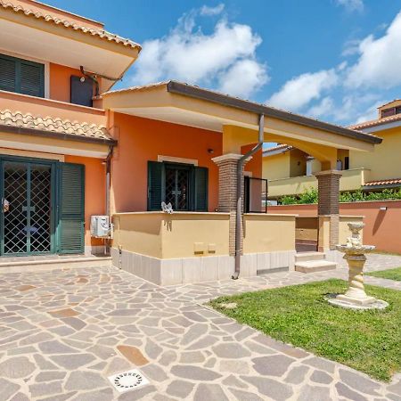 Garden Villa - Free Parking, Wi-Fi E Netflix Fiumicino Eksteriør billede