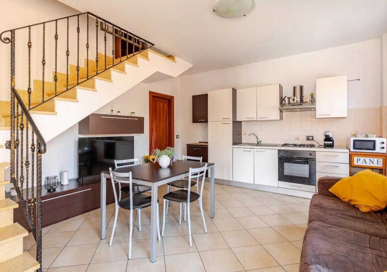 Garden Villa - Free Parking, Wi-Fi E Netflix Fiumicino Eksteriør billede