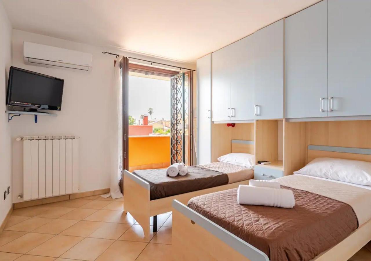 Garden Villa - Free Parking, Wi-Fi E Netflix Fiumicino Eksteriør billede