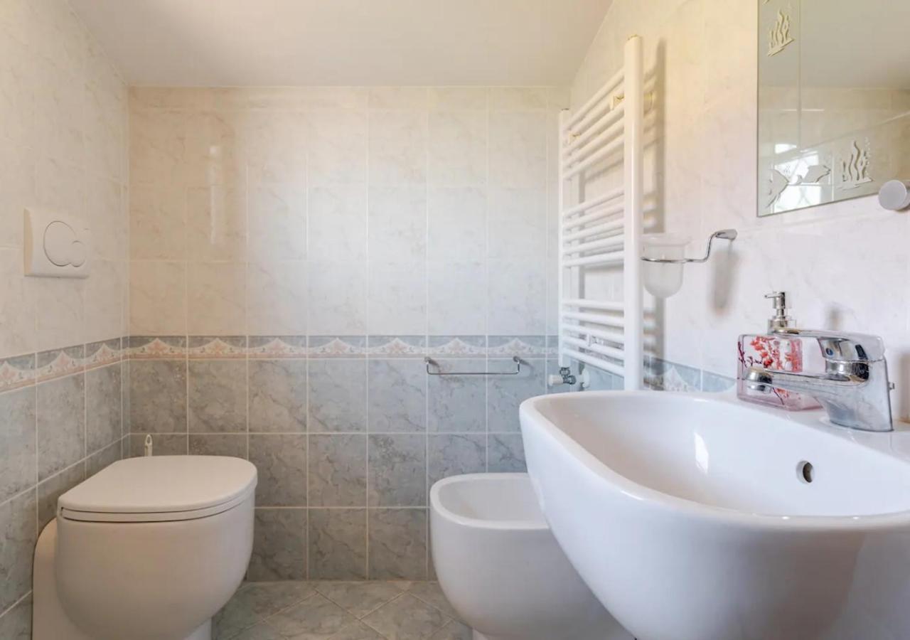 Garden Villa - Free Parking, Wi-Fi E Netflix Fiumicino Eksteriør billede