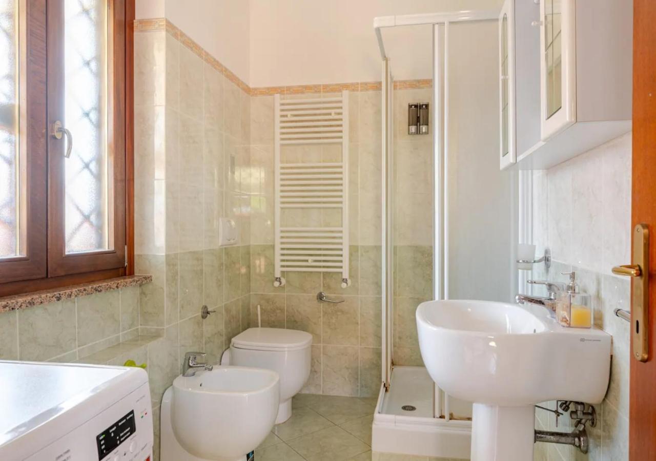 Garden Villa - Free Parking, Wi-Fi E Netflix Fiumicino Eksteriør billede