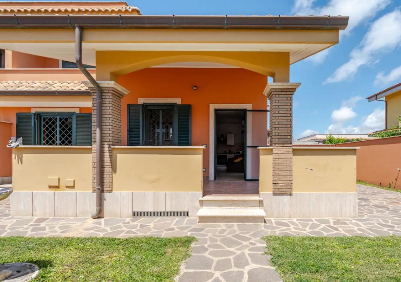 Garden Villa - Free Parking, Wi-Fi E Netflix Fiumicino Eksteriør billede